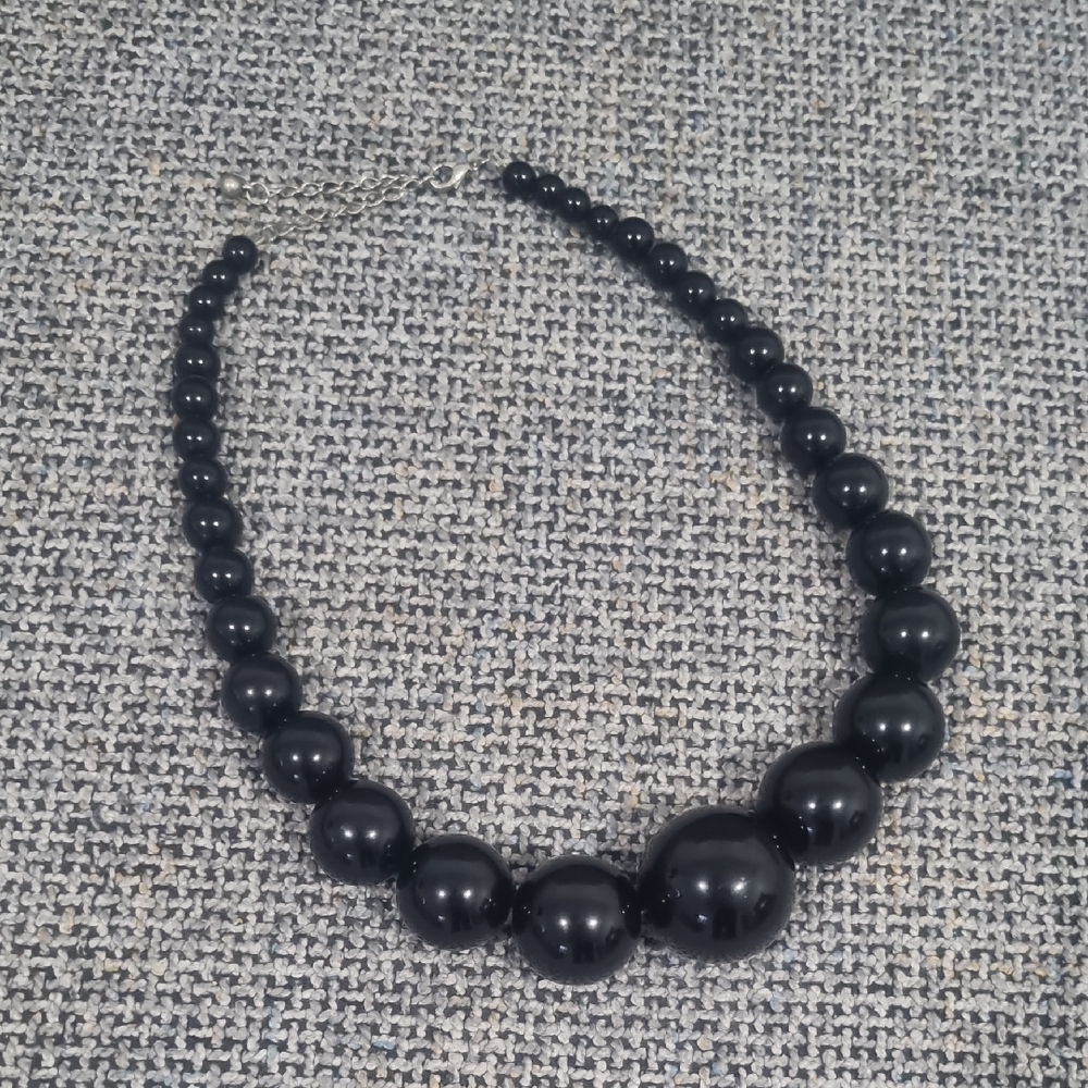 Black Beaded Necklace - Picture 3 of 7